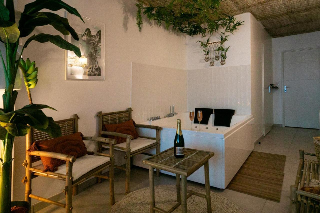 Bali Serenity Balneo Et Lit Rond Lagnieu Exterior foto